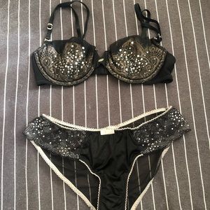 Victoria Secret gem bra and panty. 34B and small.